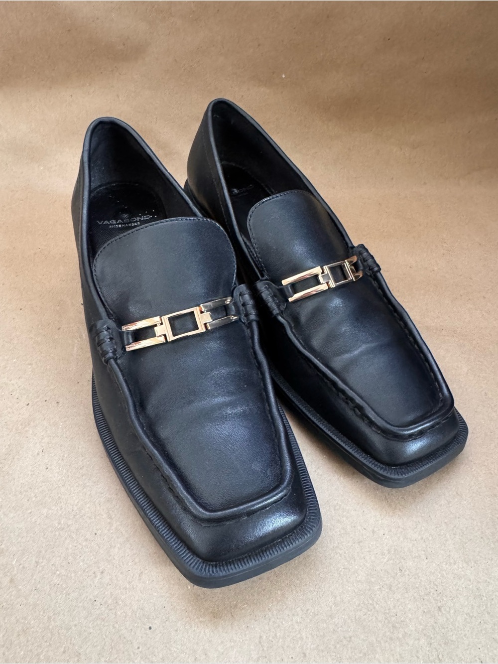 Vagabond Black Leather 2” Heeled Penny Loafer. Size EU 39